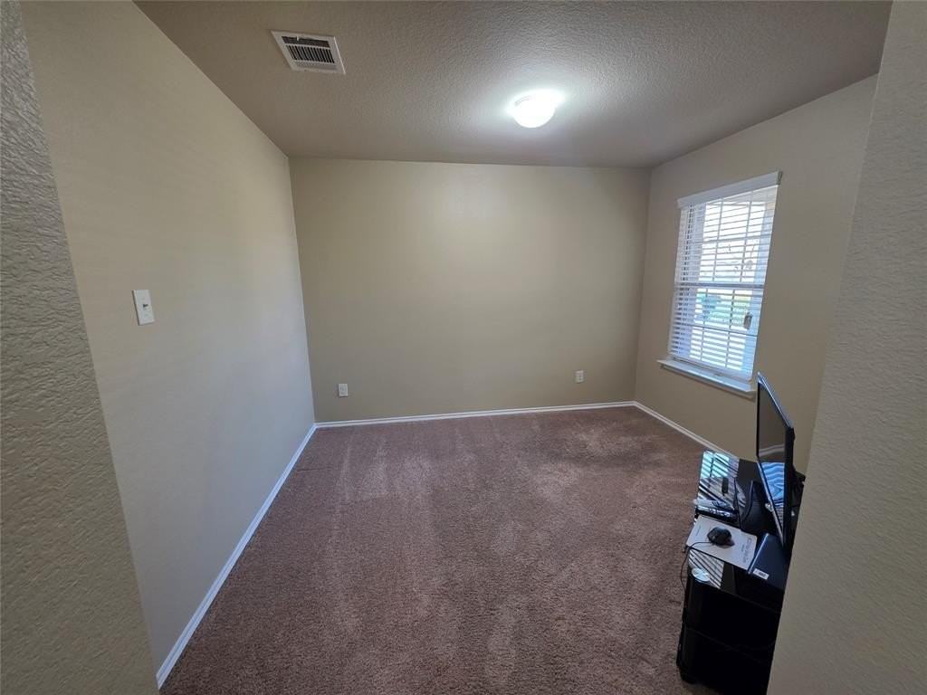 237 Thoroughbred St - Photo 6 of 28