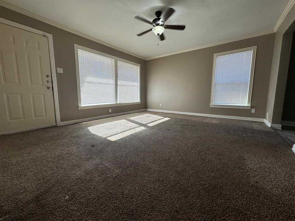 7803 Seydel St - Photo 5 of 20