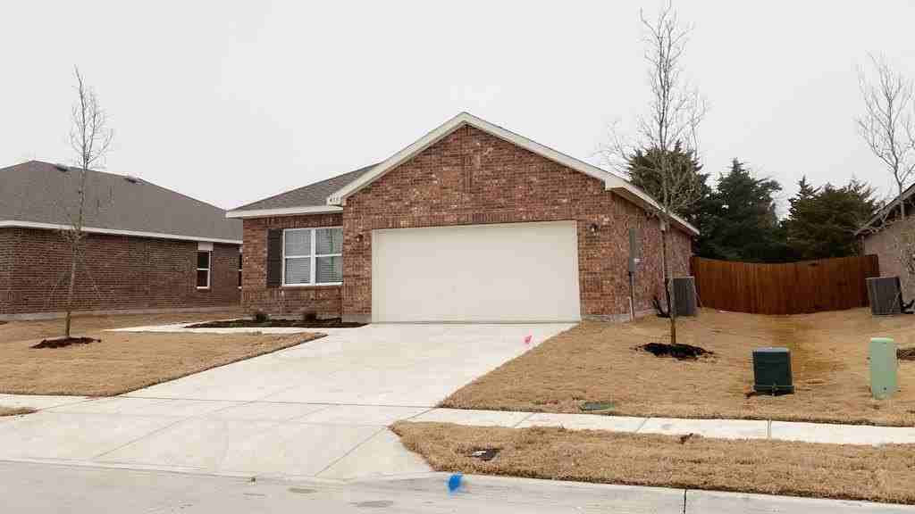 413 Indian Crk - Photo 3 of 35