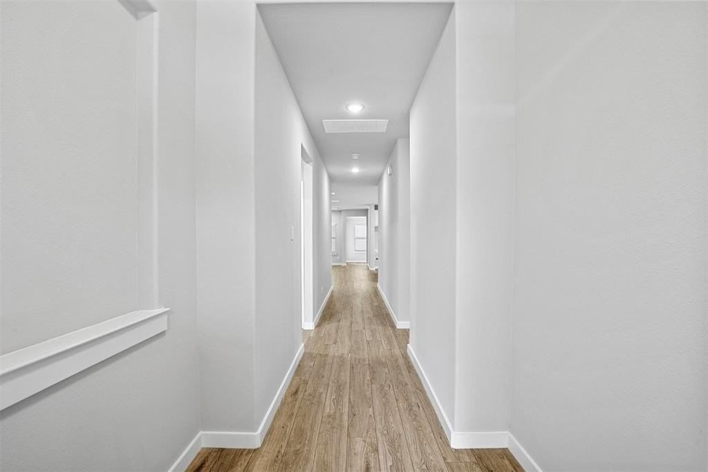 1407 Corkwood Dr - Photo 3 of 18