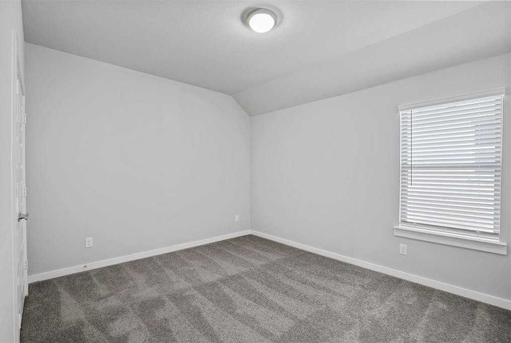 1407 Corkwood Dr - Photo 4 of 18