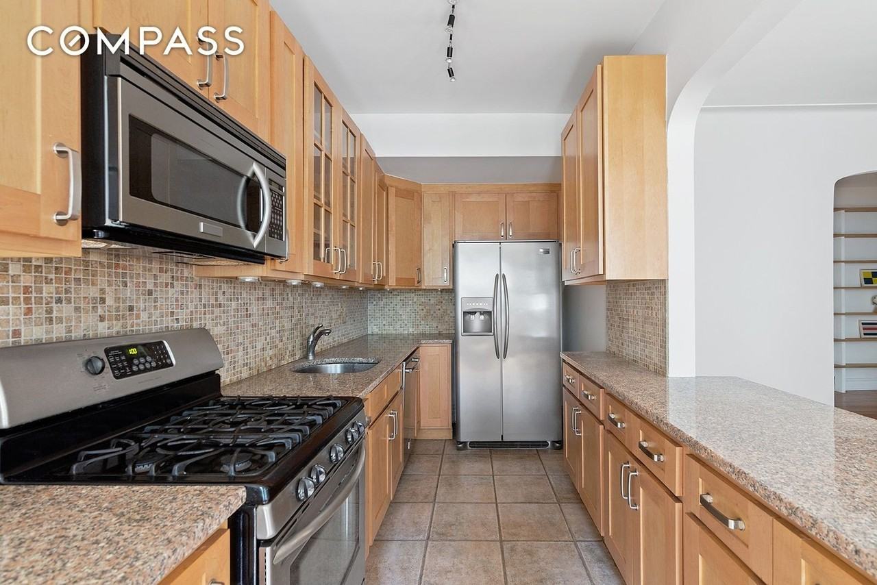 7915 35th Ave #2B - Photo 4 of 10