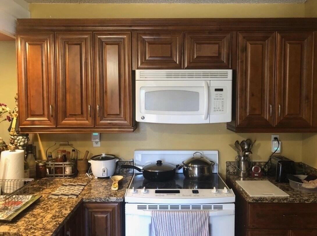 3757 Victoria Dr - Photo 4 of 10