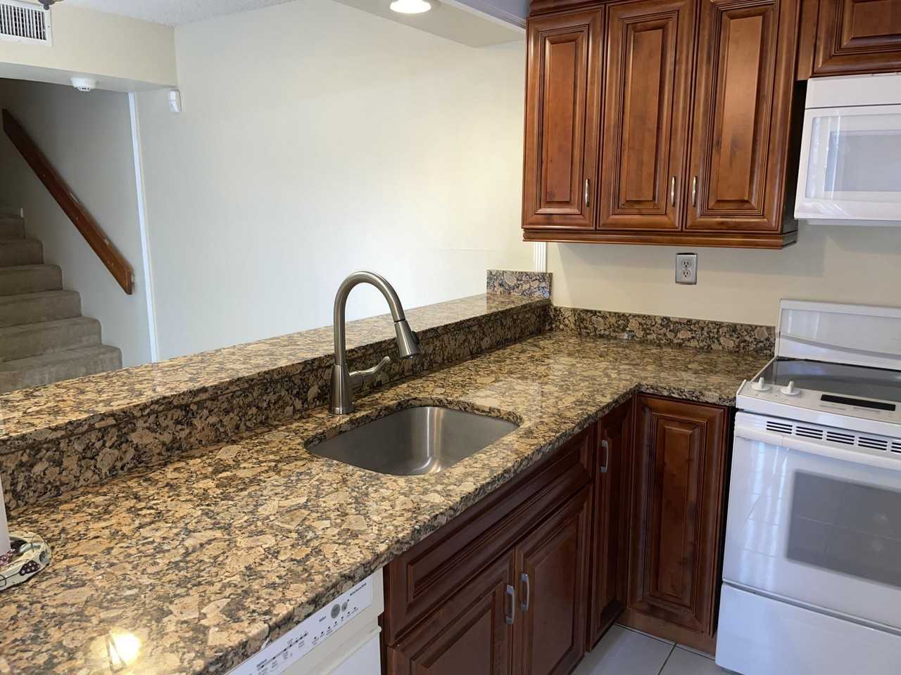 3757 Victoria Dr - Photo 5 of 10