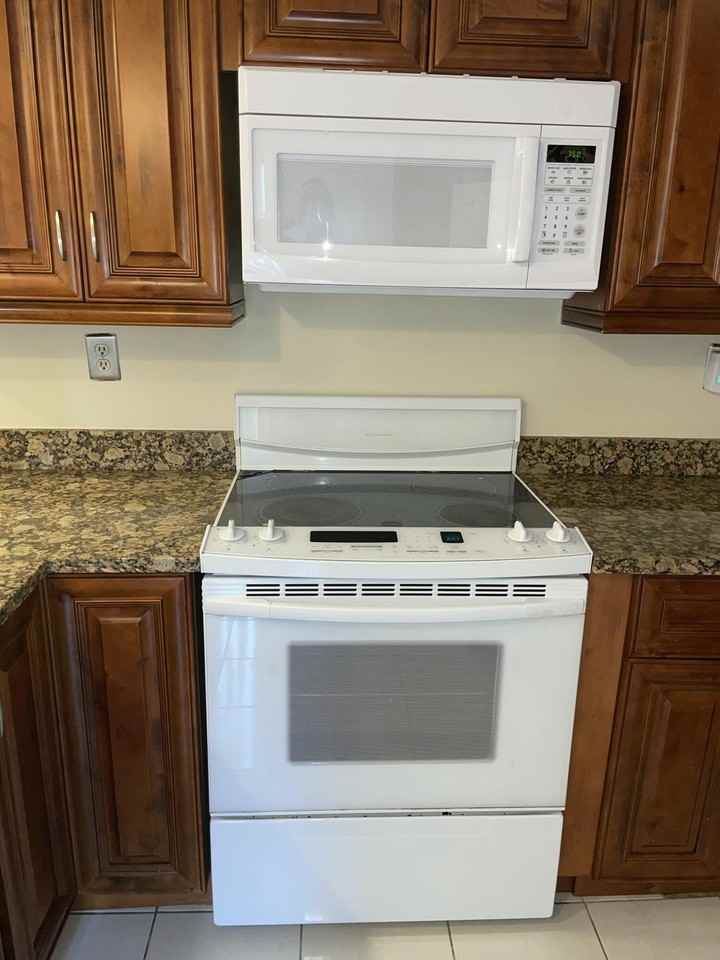 3757 Victoria Dr - Photo 6 of 10