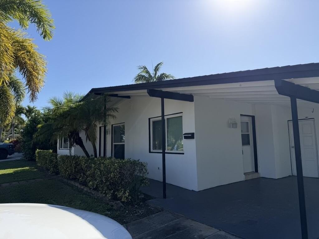 1014 W Drew St - Photo 3 of 31