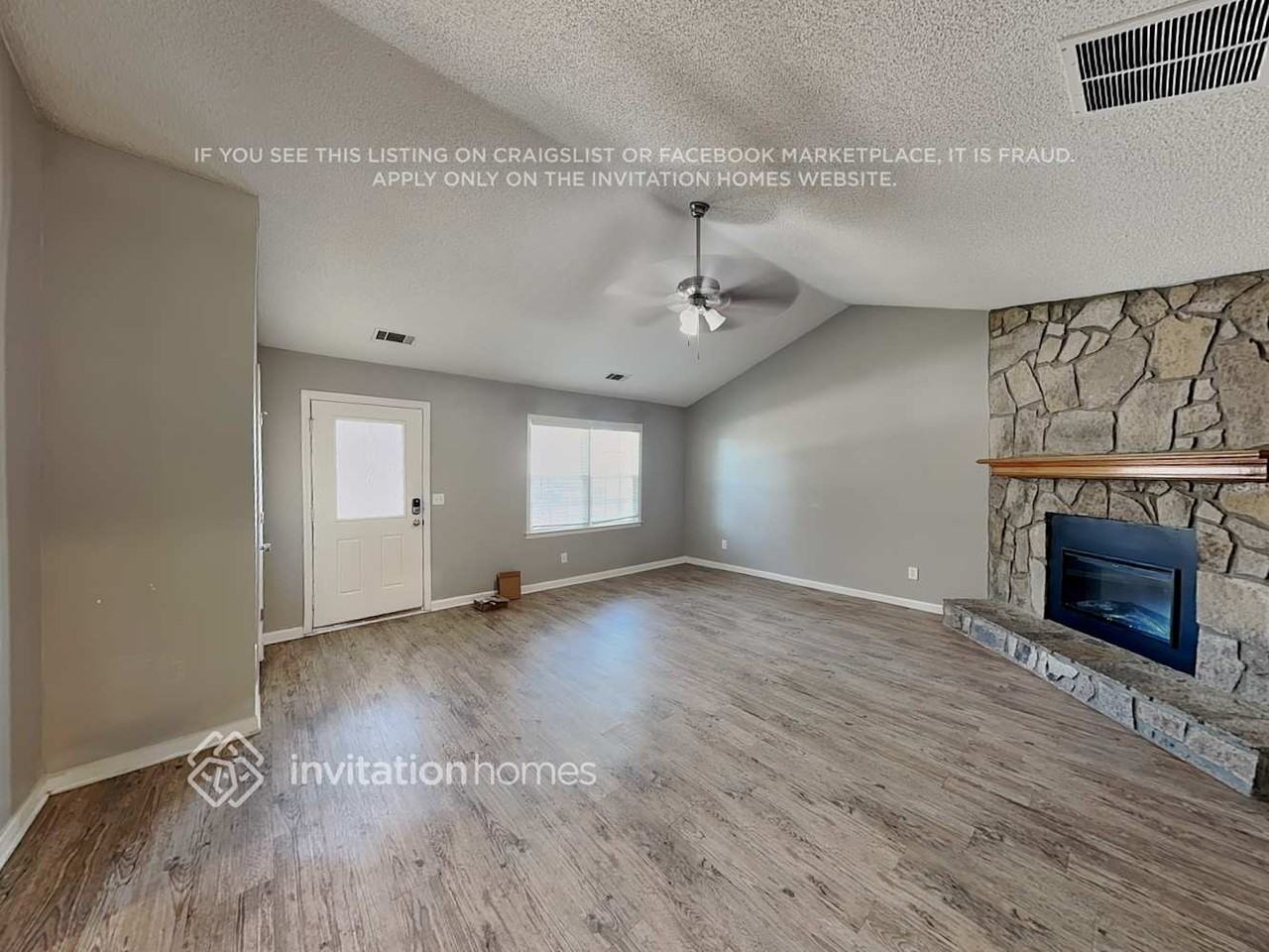 4145 Fox Chase Dr - Photo 3 of 20