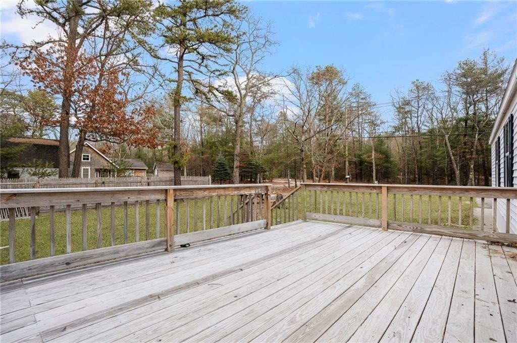 111 Mishnock Rd - Photo 6 of 25