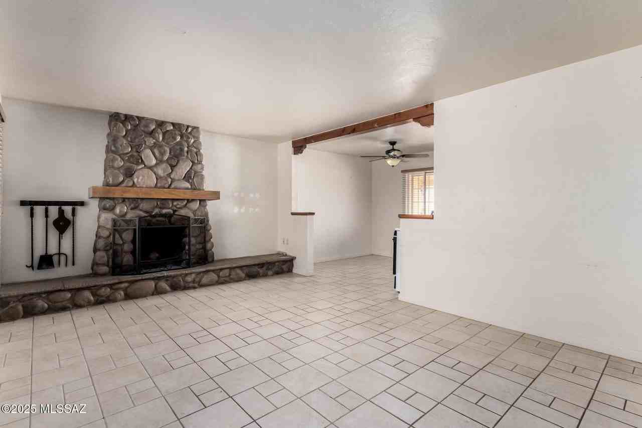 1849 N Woodland Ave - Photo 3 of 21