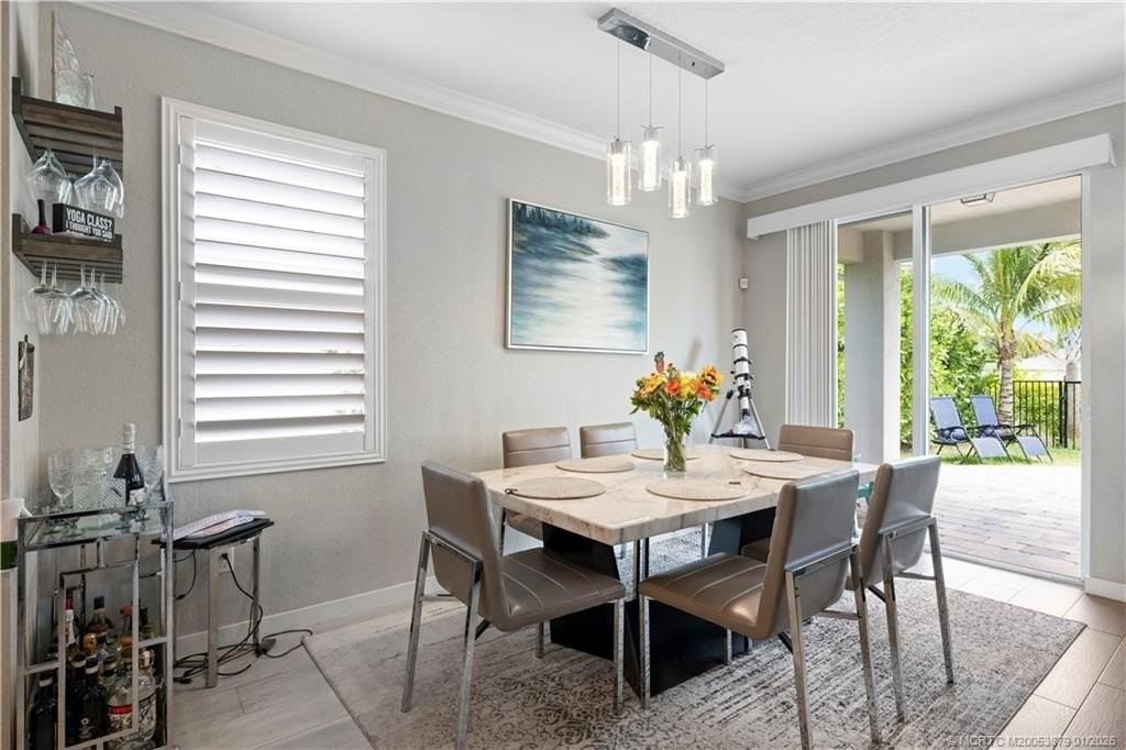 1550 Ne Skyhigh Ter - Photo 7 of 24