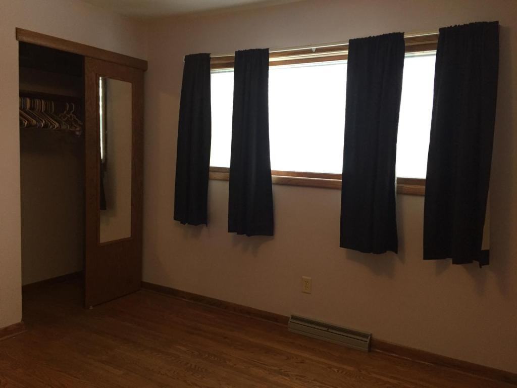 4815 Woodland Ave - Photo 4 of 12