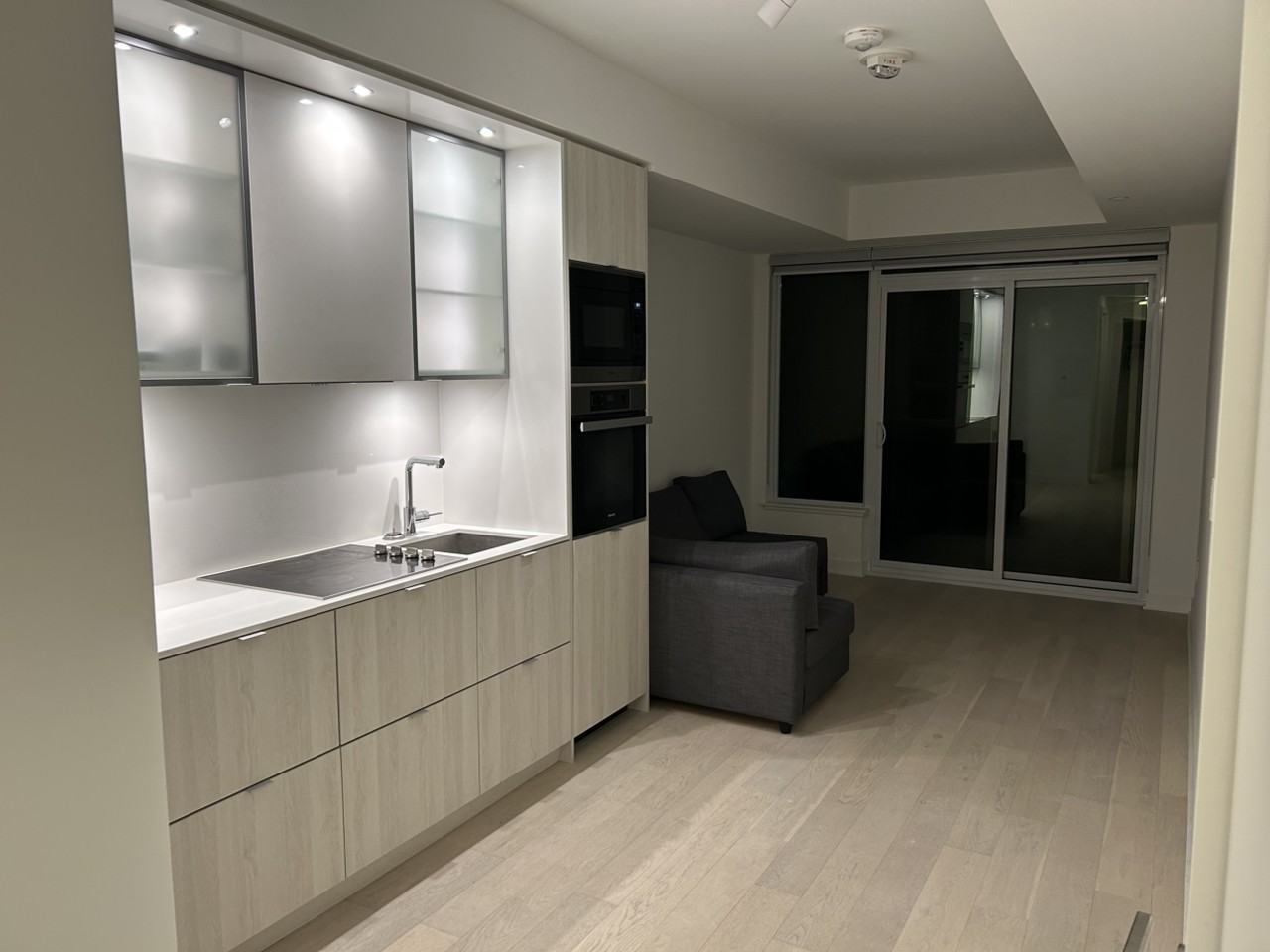 11 Yorkville Ave - Photo 4 of 5