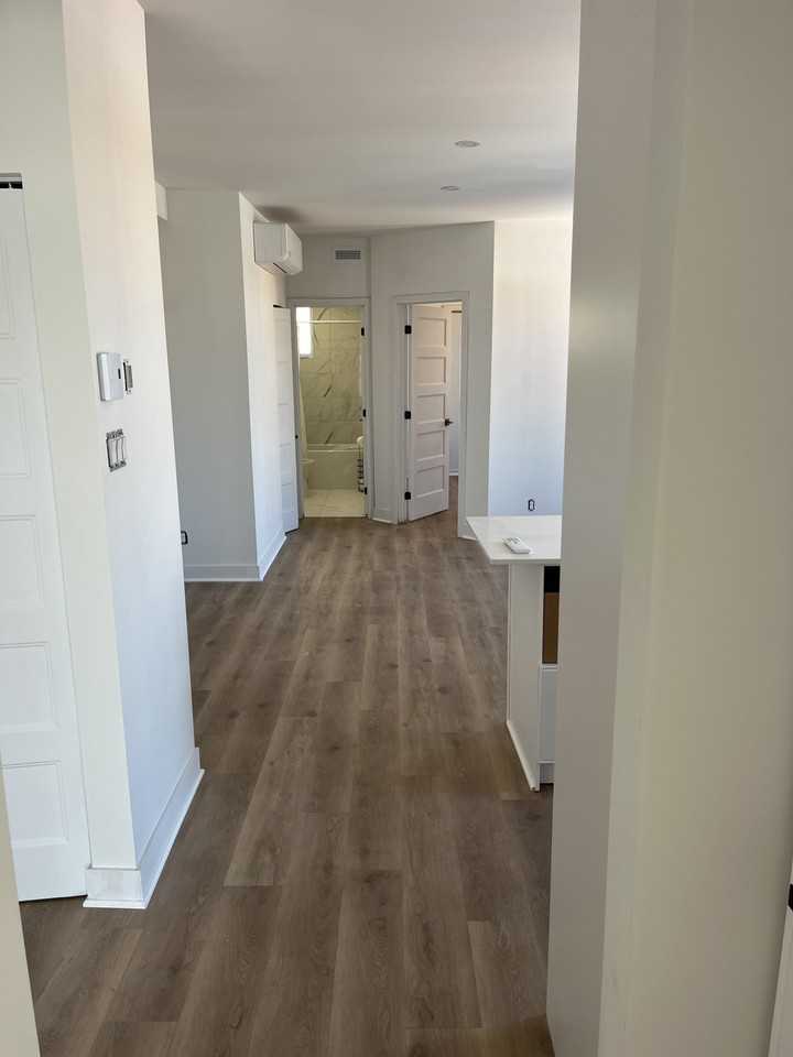 5175 Boul de Maisonneuve O - Photo 2 of 10