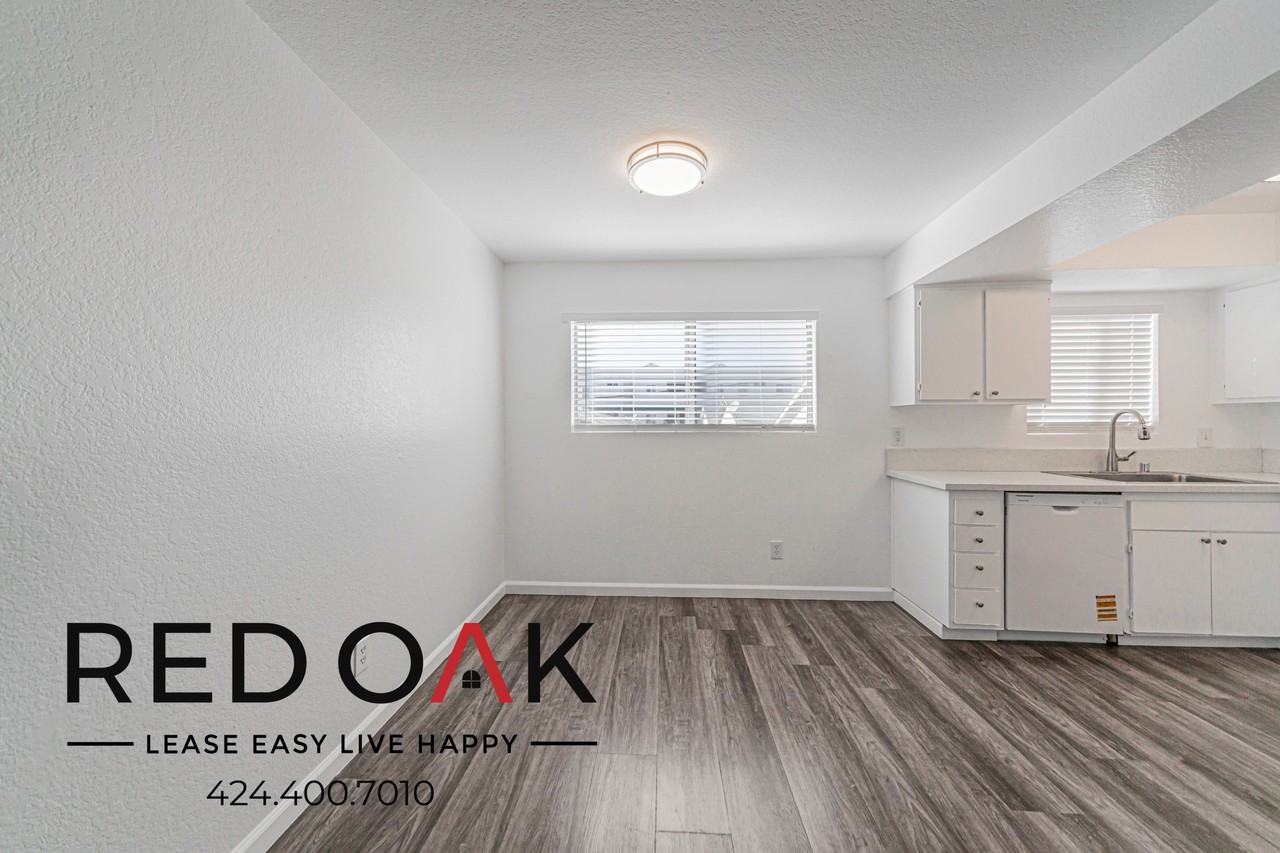 4551 W 159th St #5 - Photo 4 of 17