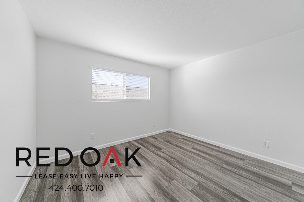 4551 W 159th St #5 - Photo 5 of 17