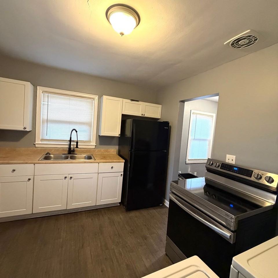 553 Freeman Dr ##(Z4 - Photo 2 of 12