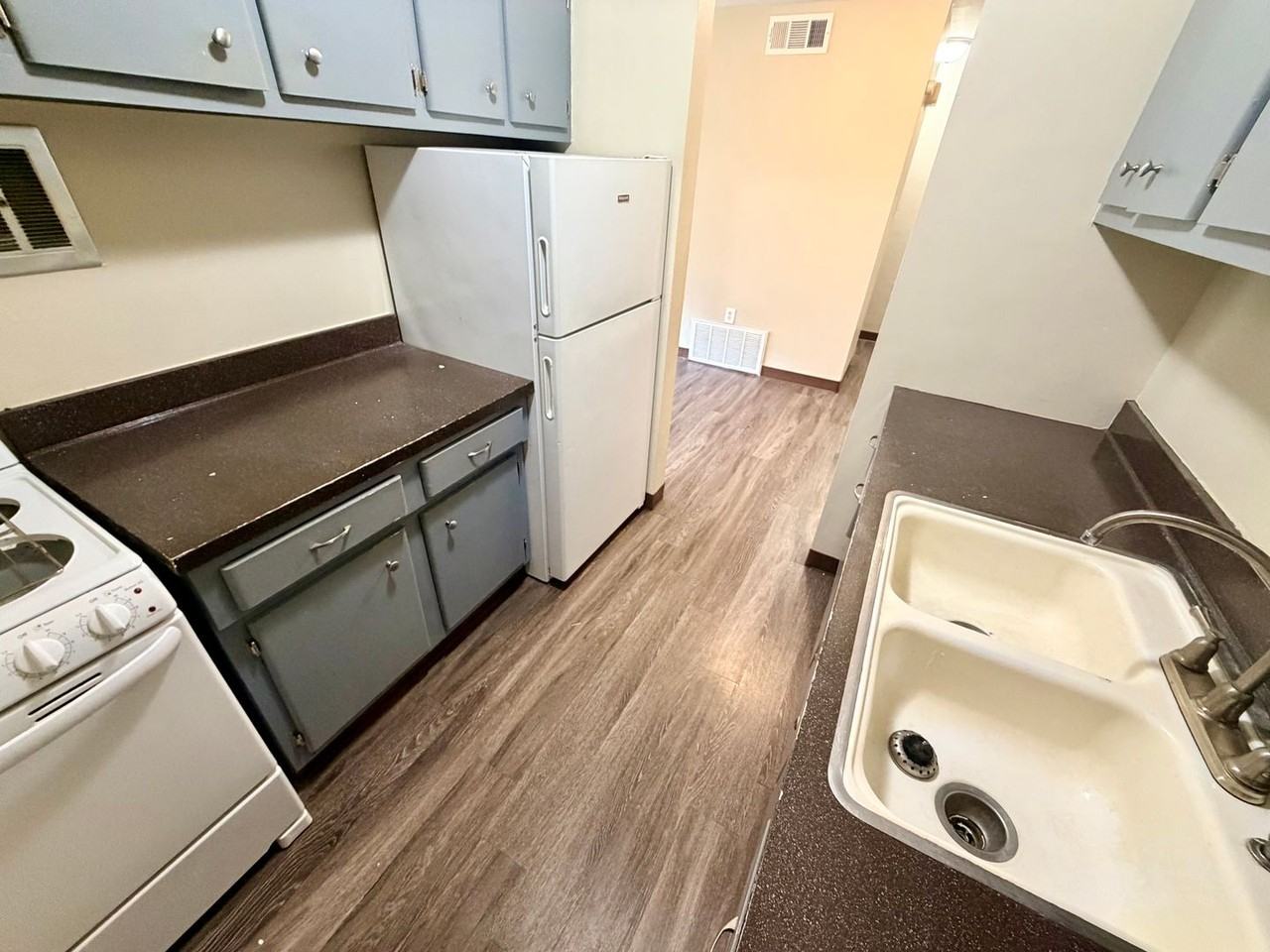 1556 Alexandria Dr #8AZ3 - Photo 2 of 10