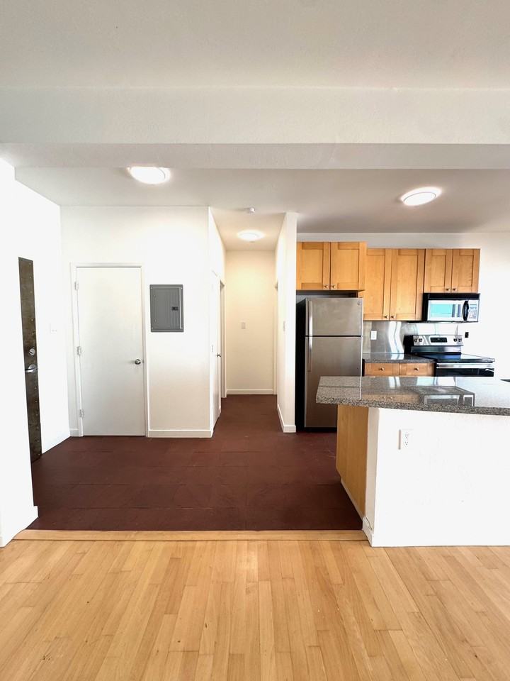 2080 Gough St #310 - Photo 3 of 11