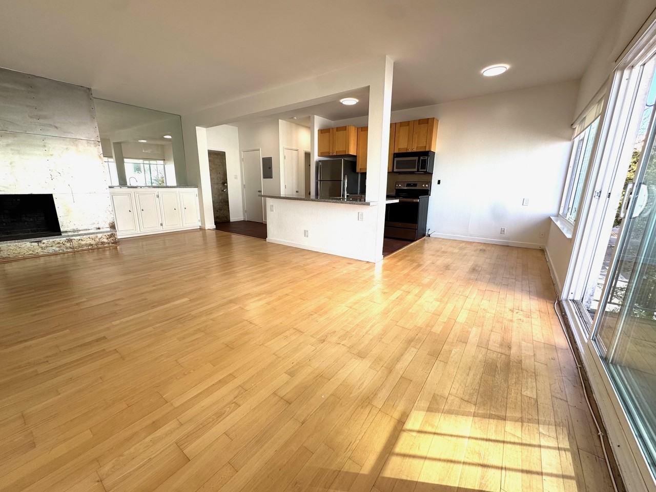 2080 Gough St #310 - Photo 5 of 11