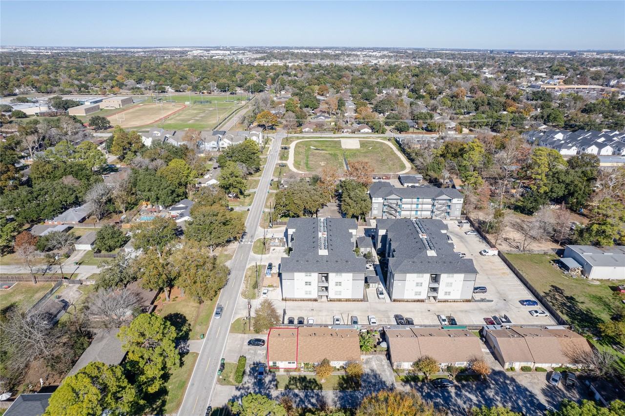 1716 Crestdale Dr #1716-10 - Photo 5 of 21