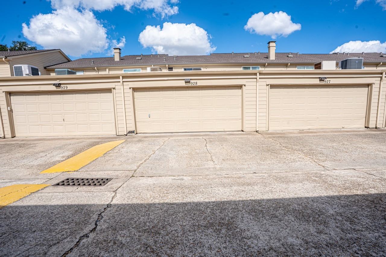 928 Memorial Village Dr #928-22 - Photo 7 of 20