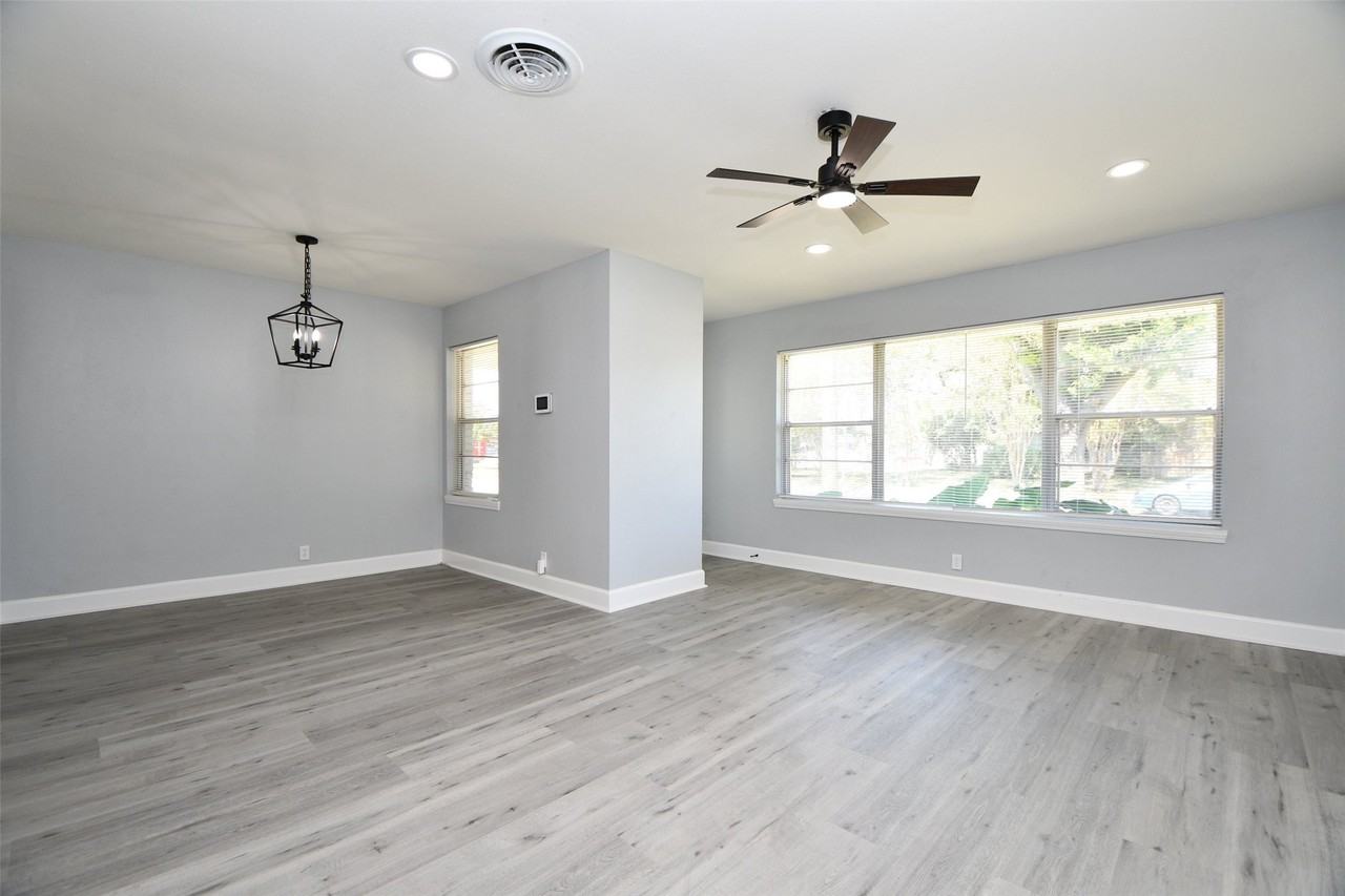 5429 De Lange Ln #5429 - Photo 7 of 26