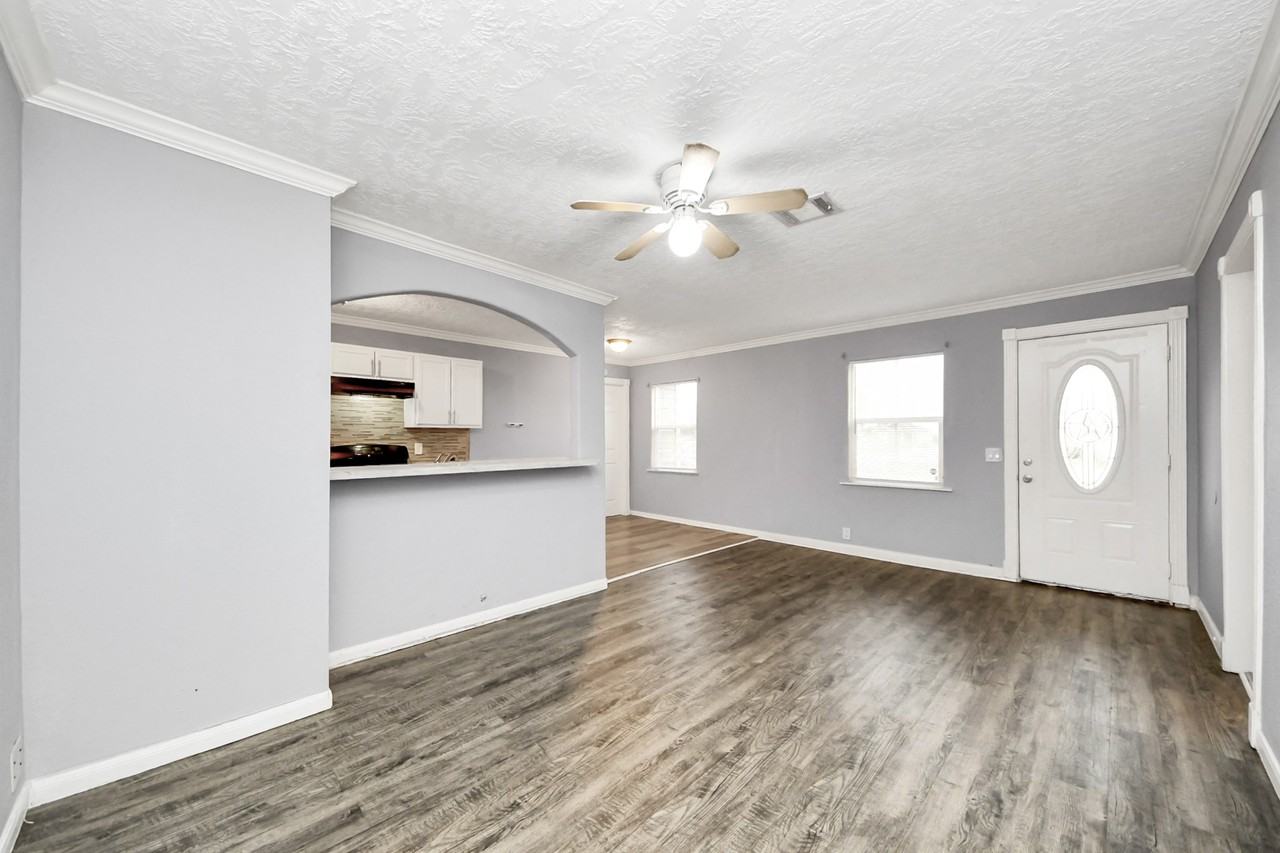 6817 Anderson St #6817 - Photo 4 of 43