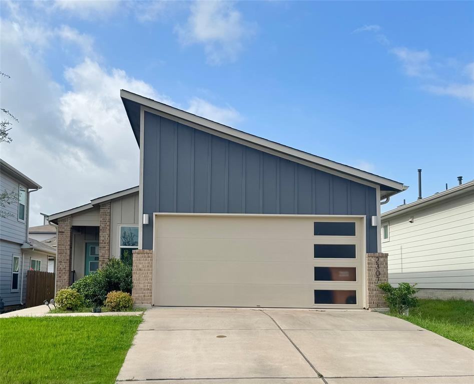 2307 Langdale Ln #2307 - Photo 2 of 20