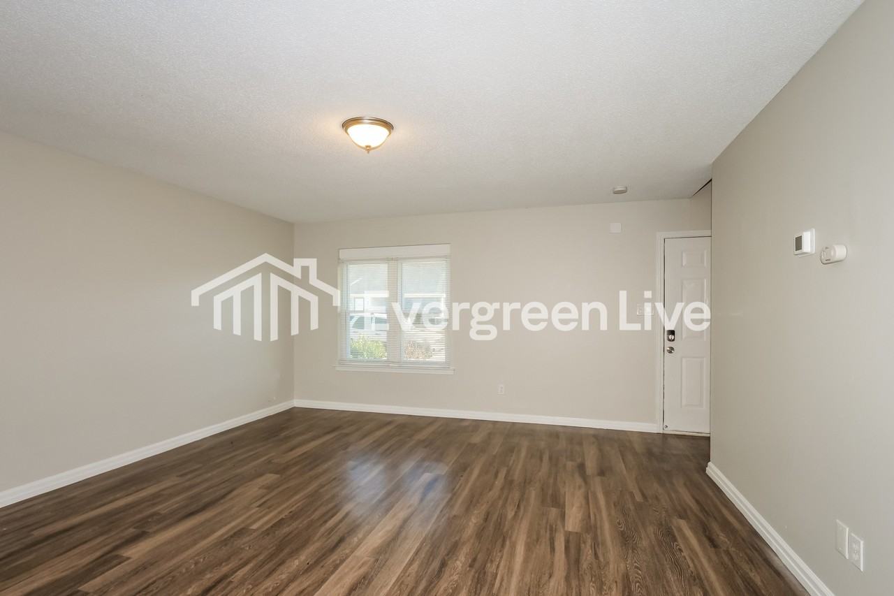 3946 Chelsea Hill Dr - Photo 5 of 17