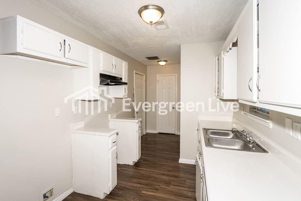 3946 Chelsea Hill Dr - Photo 7 of 17