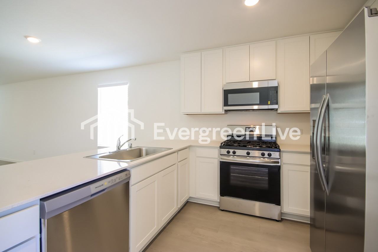 10706 Lavender Cotton Ln - Photo 4 of 15