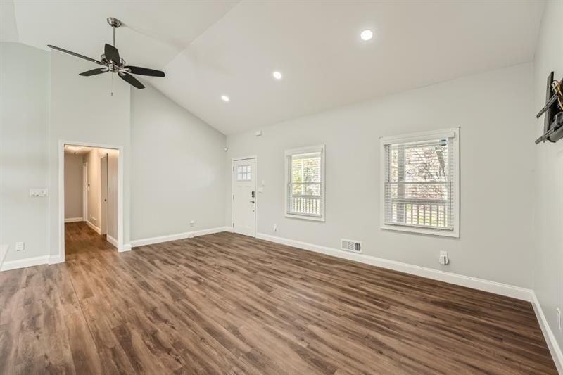 459 Holcomb Bridge Rd - Photo 2 of 11