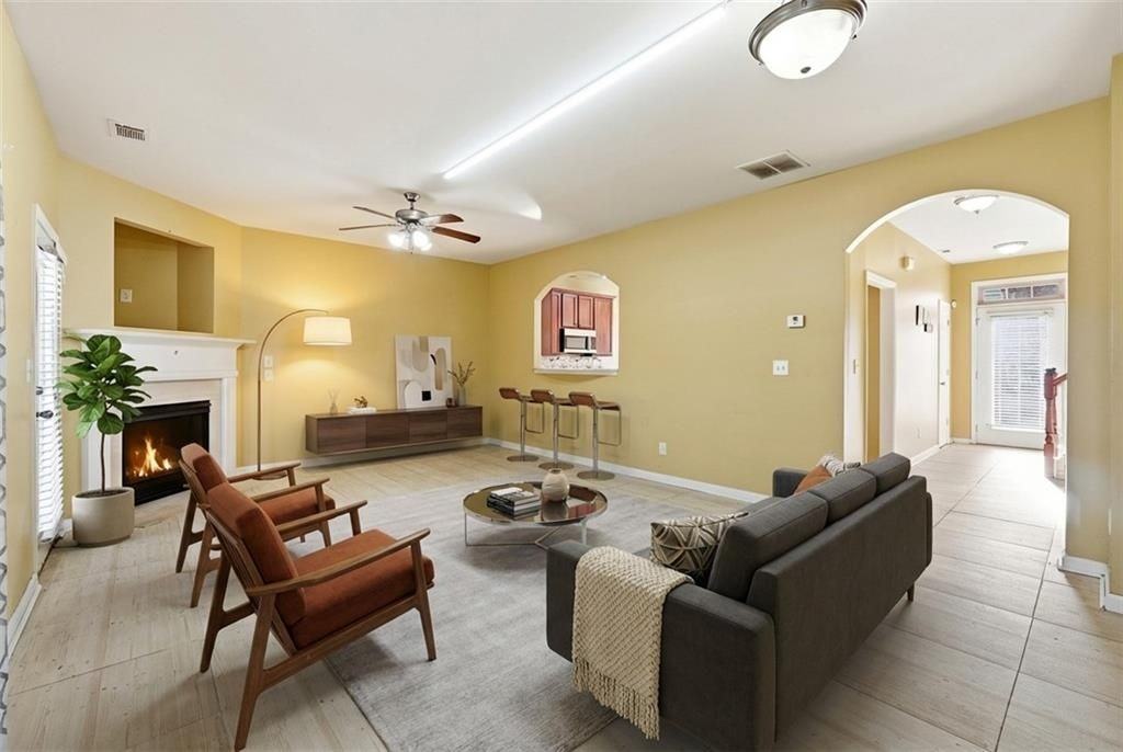 6199 Thorncrest Dr - Photo 3 of 31