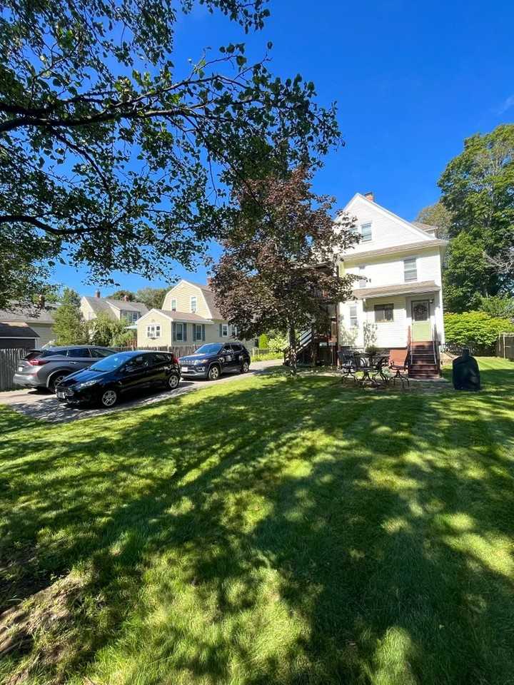 39 Cleveland St #2 - Photo 3 of 17