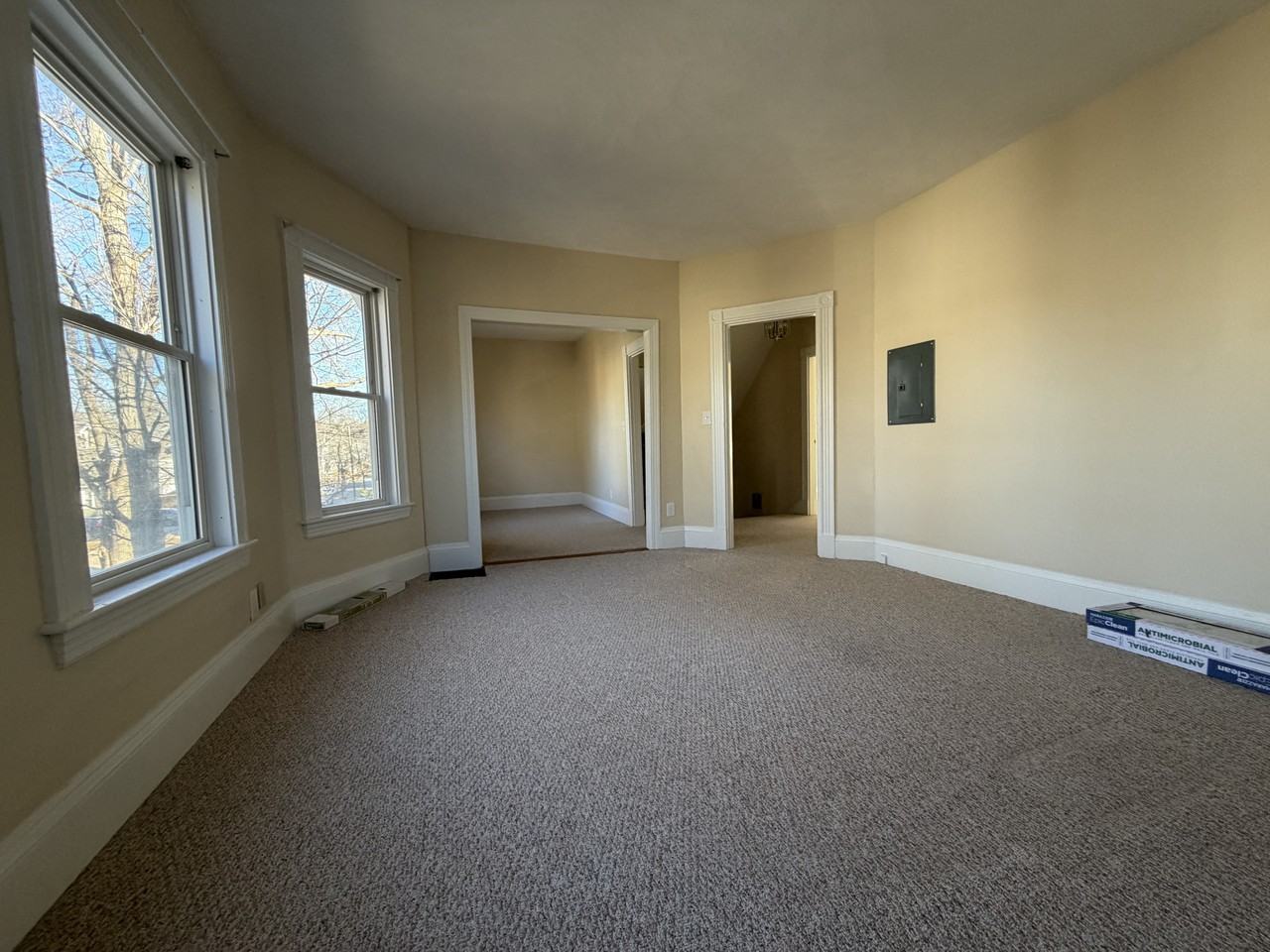 39 Cleveland St #2 - Photo 4 of 17