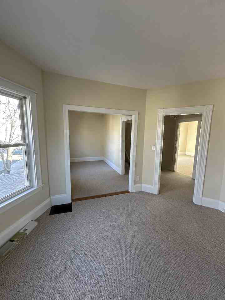 39 Cleveland St #2 - Photo 5 of 17