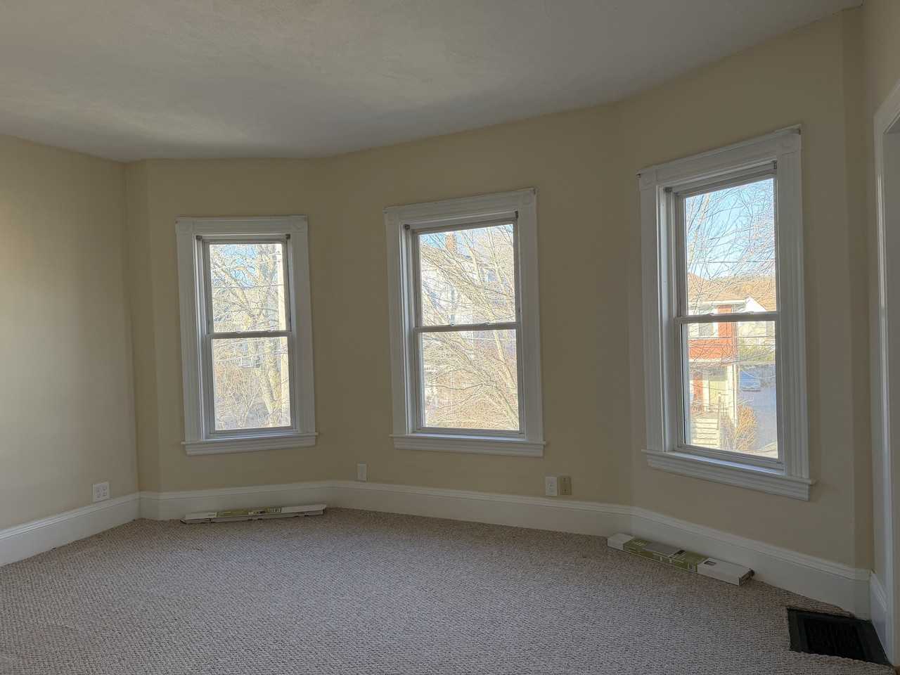 39 Cleveland St #2 - Photo 6 of 17