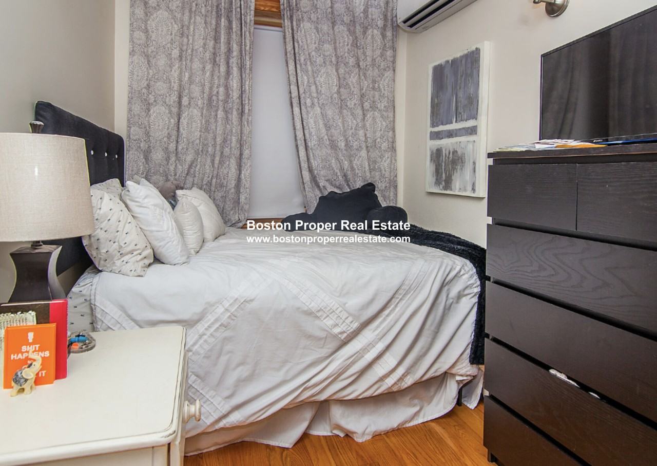 137 Charles St #1K - Photo 5 of 10