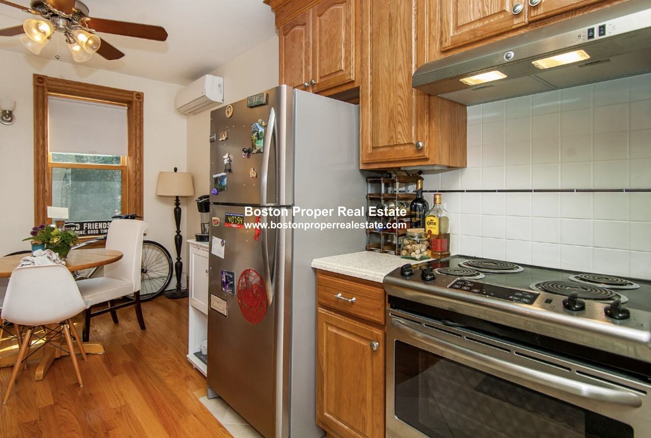 137 Charles St #1K - Photo 6 of 10