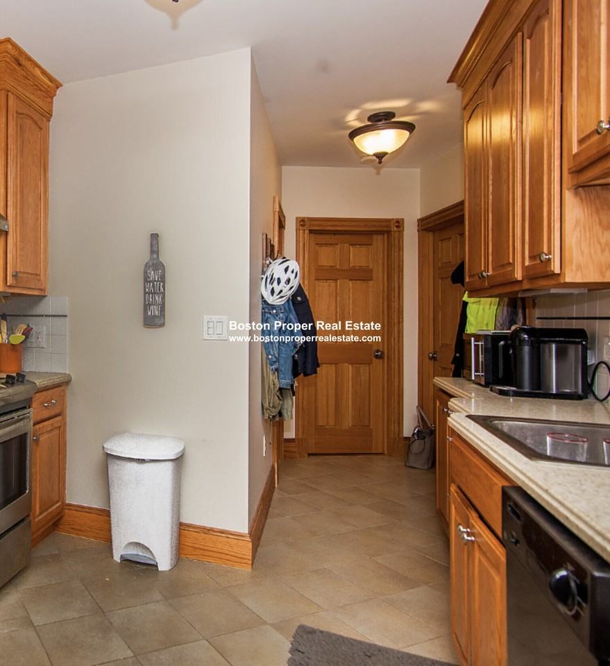 137 Charles St #1K - Photo 7 of 10