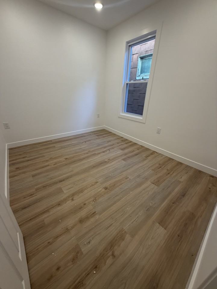 13 Bartholdi Ave #2 - Photo 4 of 12