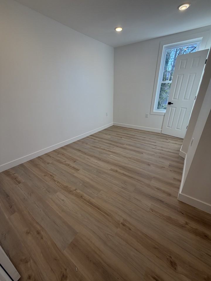 13 Bartholdi Ave #2 - Photo 5 of 12