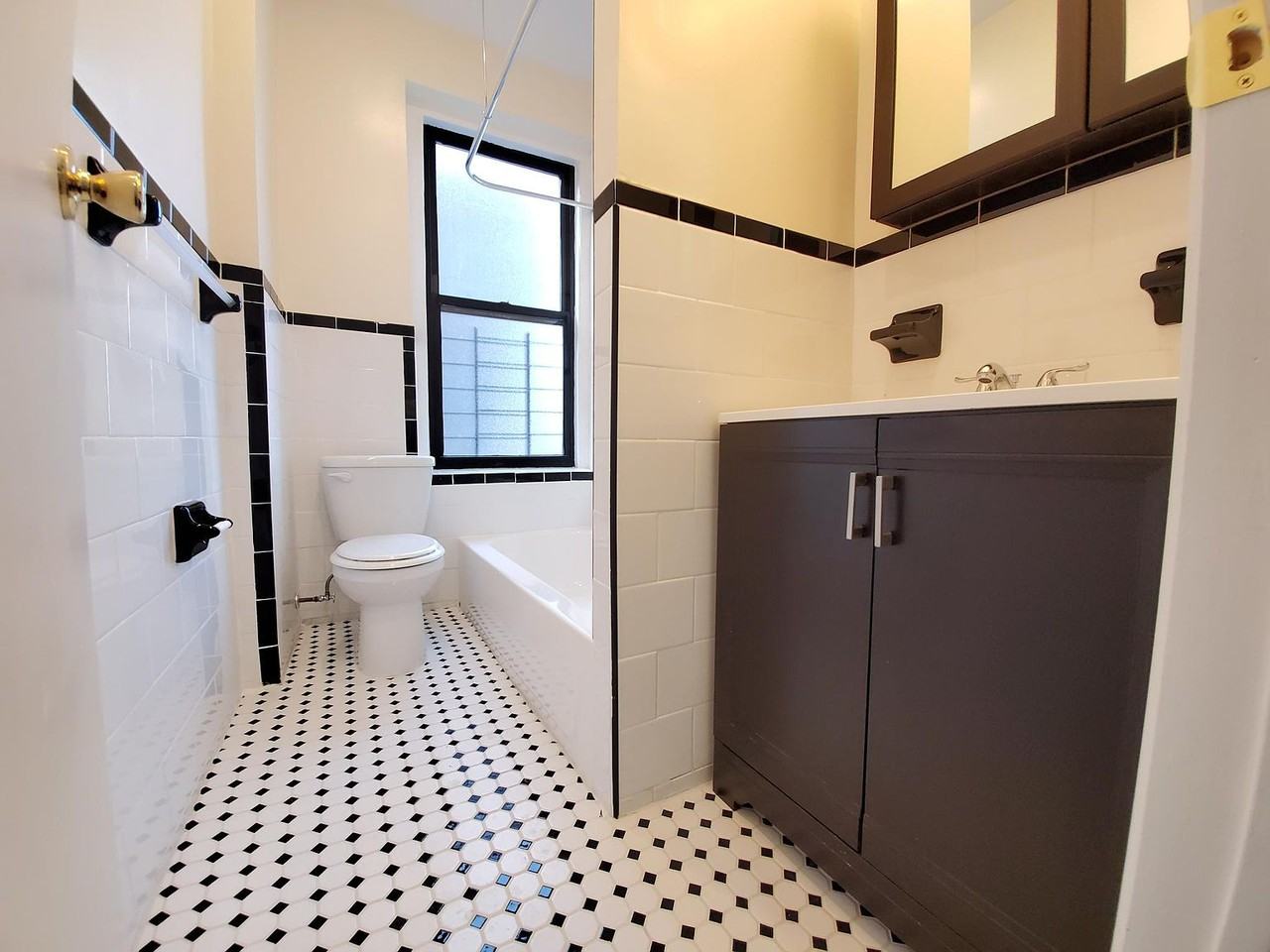 1105 Morrison Ave #4B - Photo 4 of 6