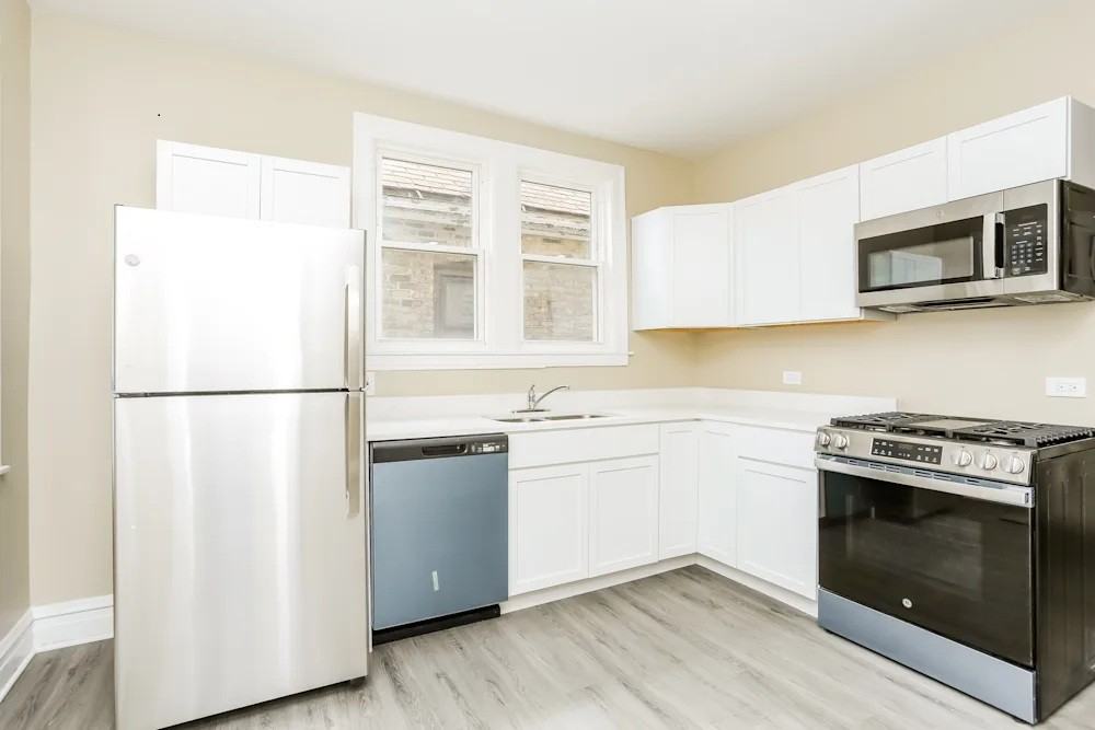 4538 W Altgeld St #NA - Photo 4 of 7