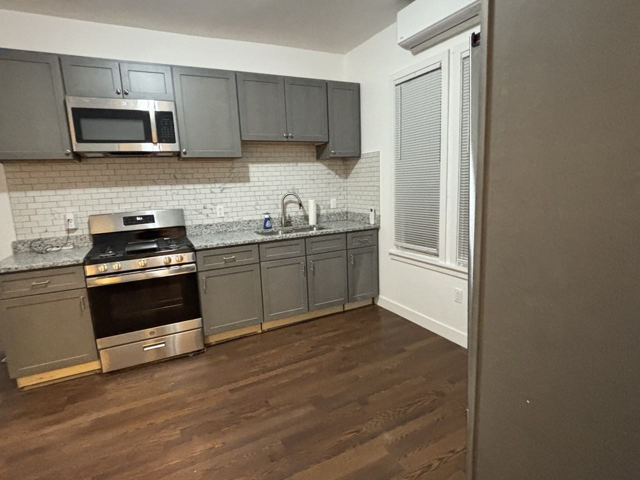 118 Locust St #2WEST - Photo 2 of 16