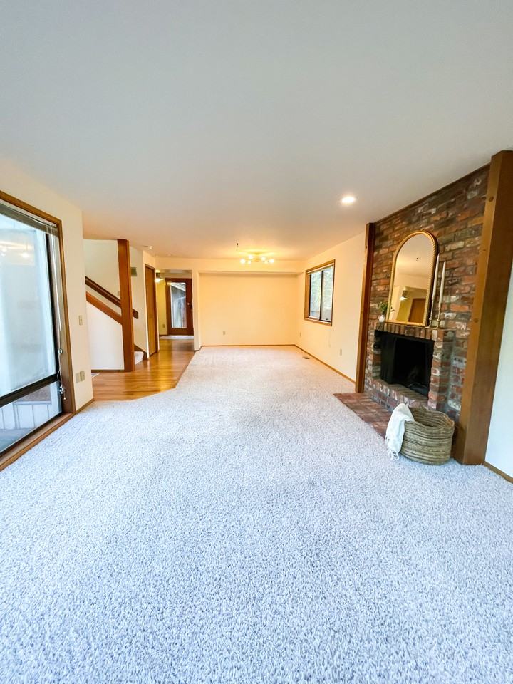 4615 Island Crest Way #NA - Photo 2 of 16