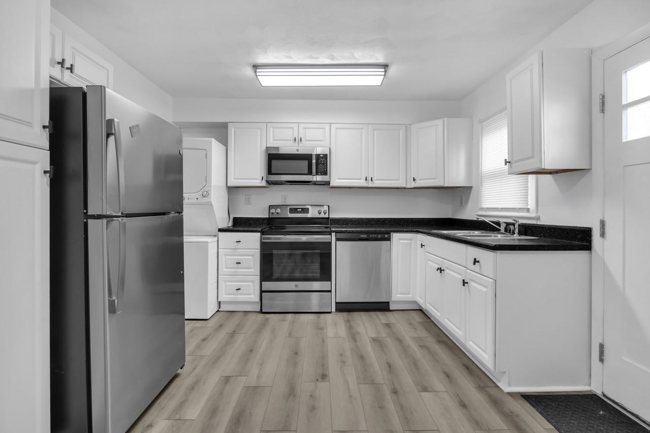 8972 Tidewater Dr #A - Photo 3 of 10