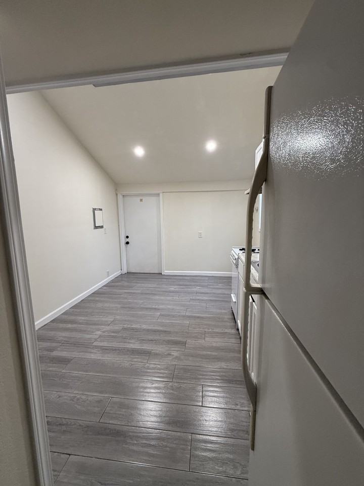 2808 Glenview Ave #1 - Photo 5 of 7