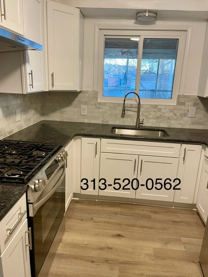 15256 Edmore Dr - Photo 2 of 9