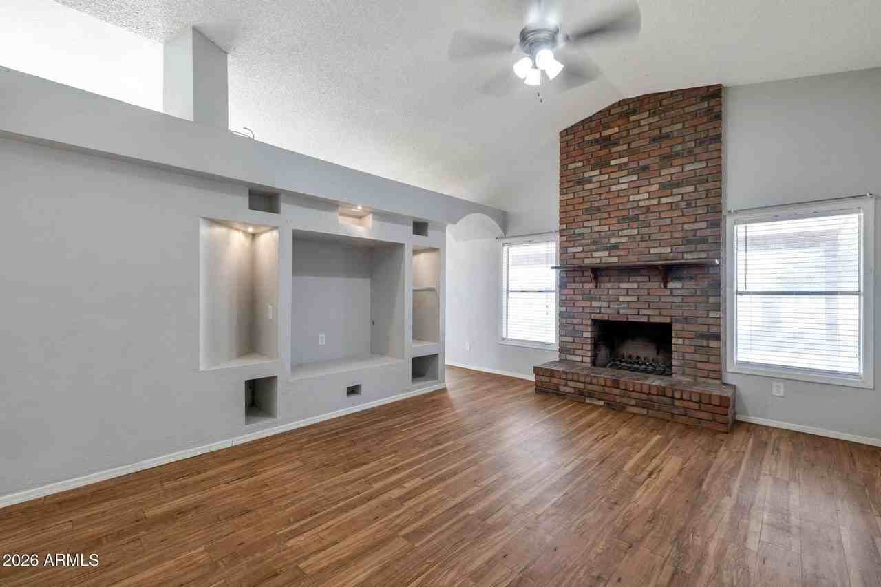 8664 N 107th Dr - Photo 3 of 12